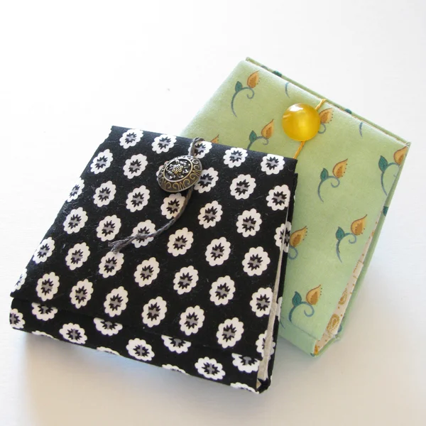 カルトナージュの家庭科教材作品財布の写真