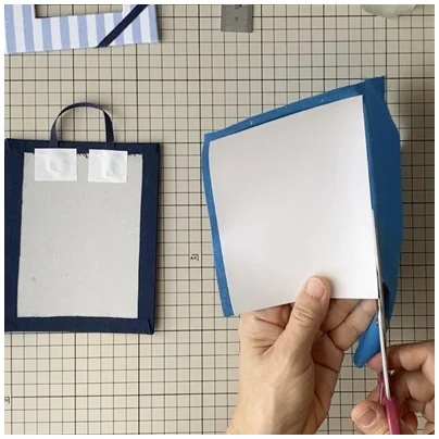 カルトナージュの家庭科教材でフォトフレームを制作する工程：ステップ２の２