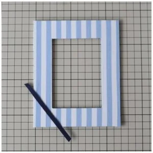 カルトナージュの家庭科教材でフォトフレームを制作する工程：ステップ３の３