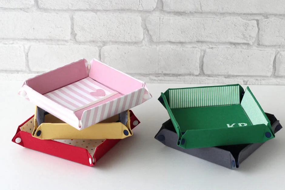 家庭科教材:カルトナージュの教材キット写真:スナップトレーの完成した作品